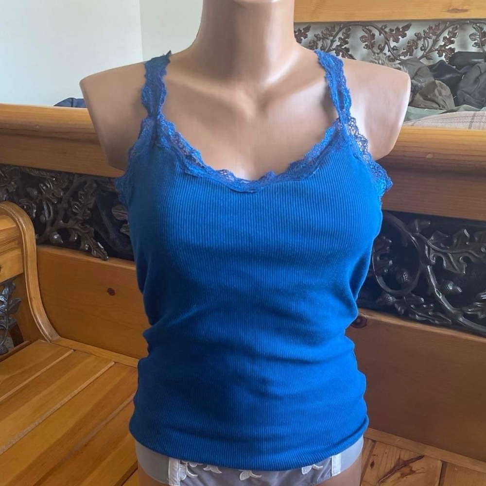Tee Shop Tank